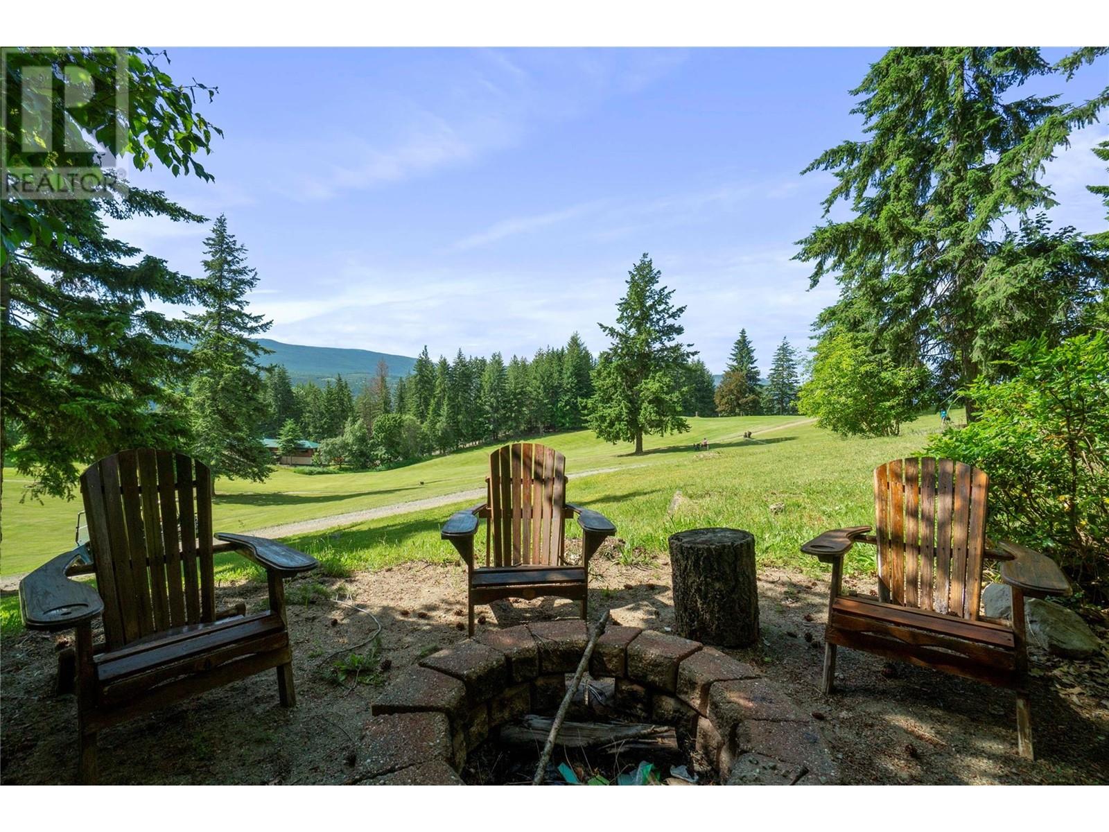 7792 Columbia Drive, Anglemont, British Columbia  V0E 1M8 - Photo 12 - 10350863