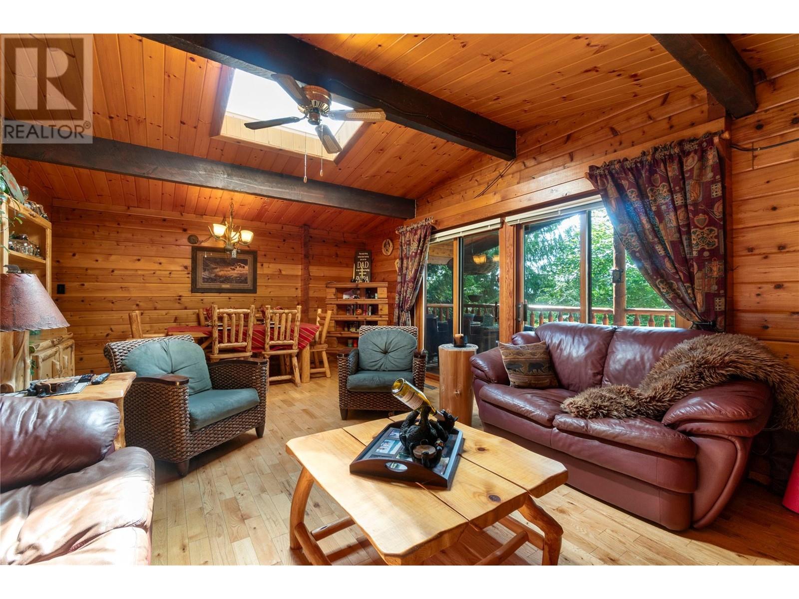 7792 Columbia Drive, Anglemont, British Columbia  V0E 1M8 - Photo 17 - 10350863