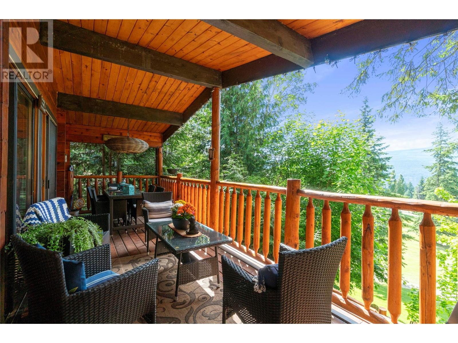 7792 Columbia Drive, Anglemont, British Columbia  V0E 1M8 - Photo 23 - 10350863