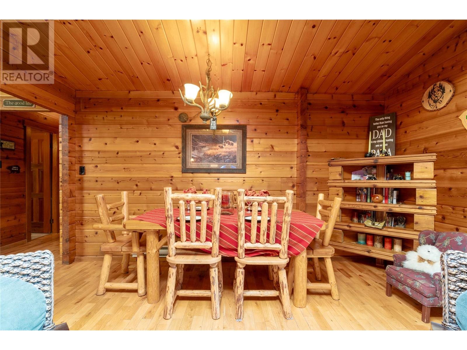 7792 Columbia Drive, Anglemont, British Columbia  V0E 1M8 - Photo 26 - 10350863