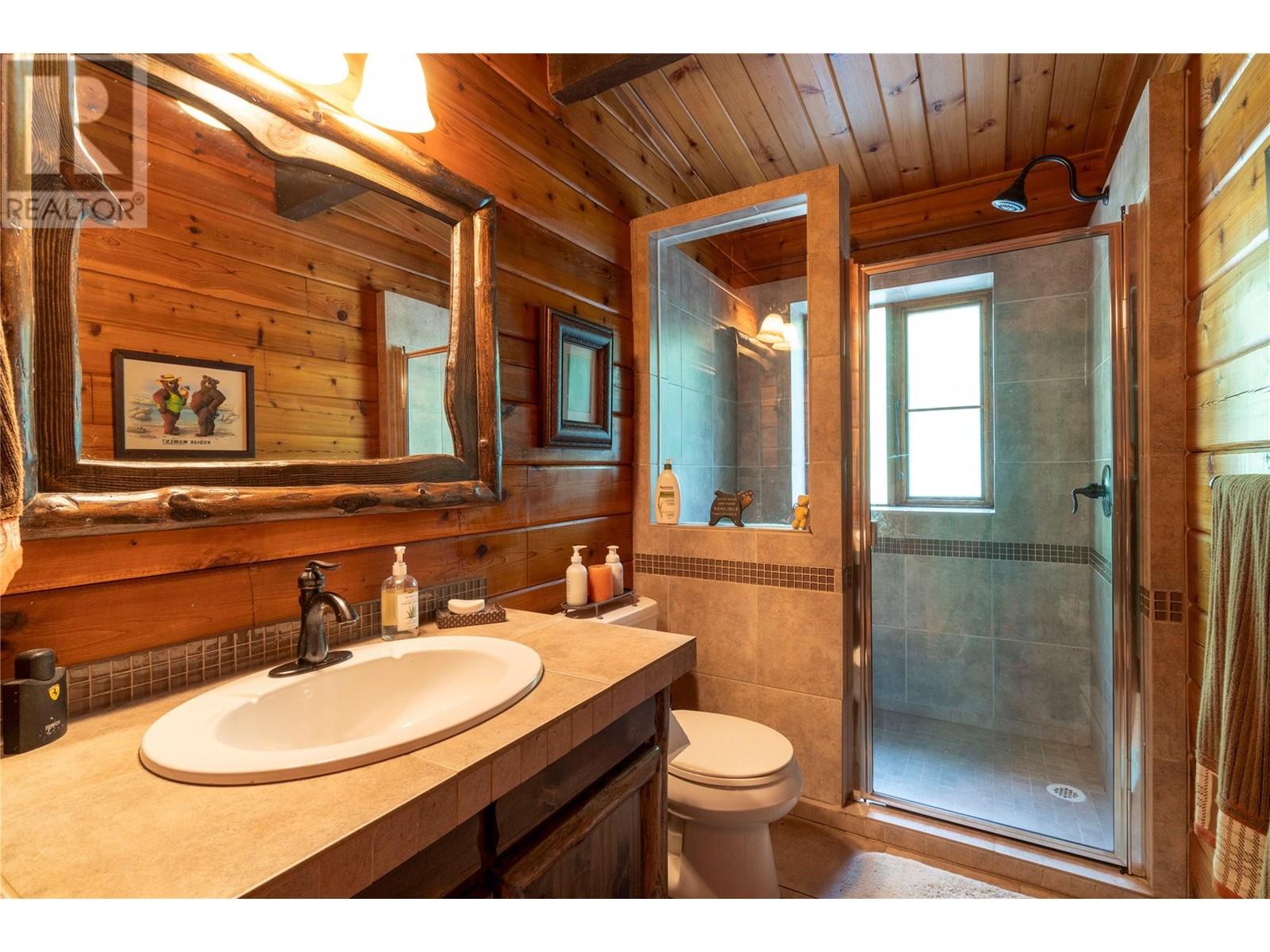 7792 Columbia Drive, Anglemont, British Columbia  V0E 1M8 - Photo 28 - 10350863