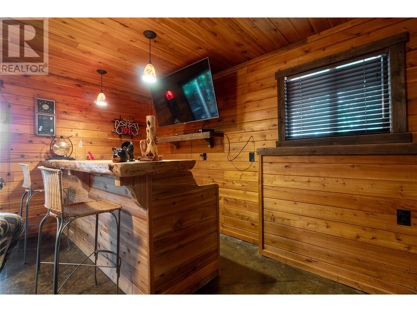 7792 Columbia Drive, Anglemont, British Columbia  V0E 1M8 - Photo 37 - 10350863