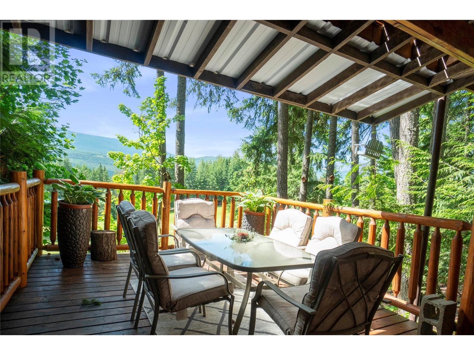 7792 Columbia Drive, Anglemont, British Columbia  V0E 1M8 - Photo 42 - 10350863