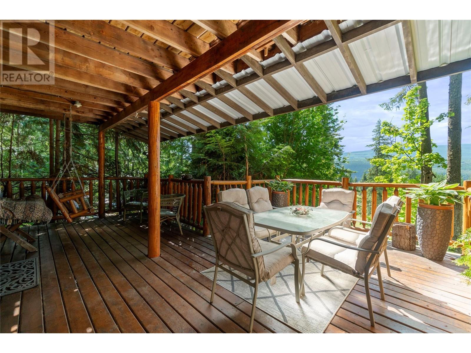7792 Columbia Drive, Anglemont, British Columbia  V0E 1M8 - Photo 43 - 10350863