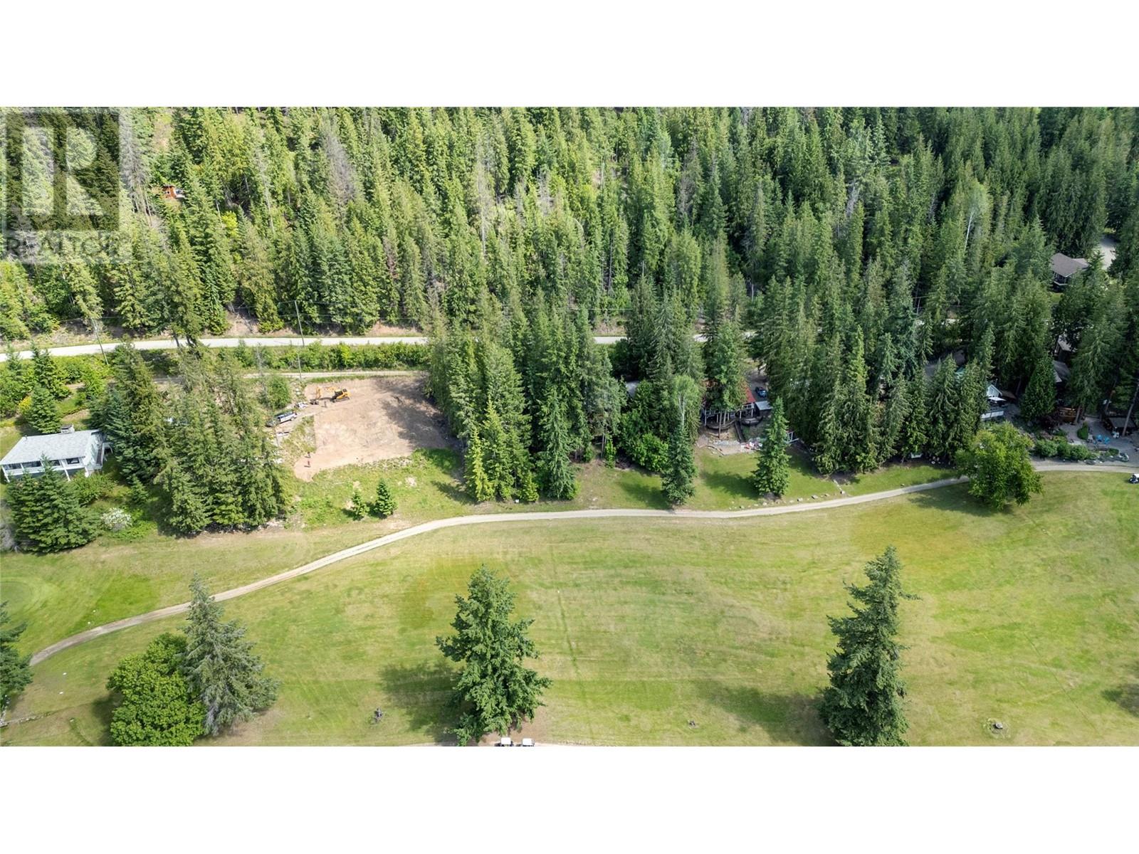 7792 Columbia Drive, Anglemont, British Columbia  V0E 1M8 - Photo 9 - 10350863