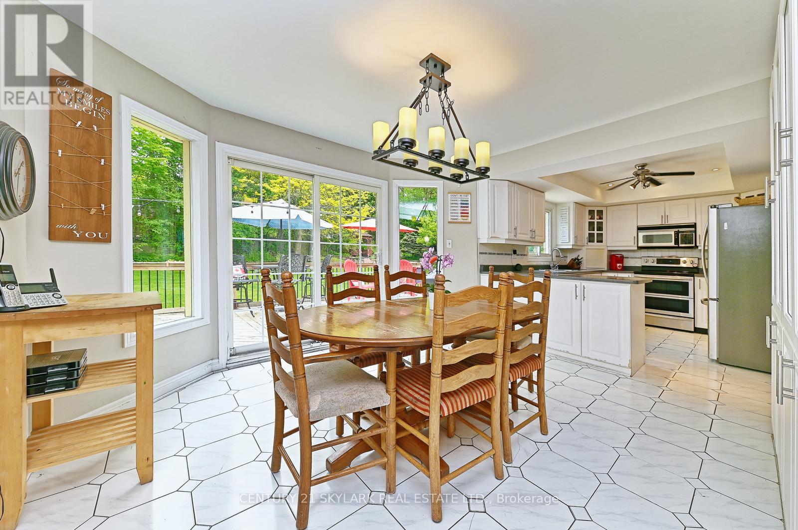 33 Hathaway Court, Caledon, Ontario  L7E 5W2 - Photo 4 - W12196833