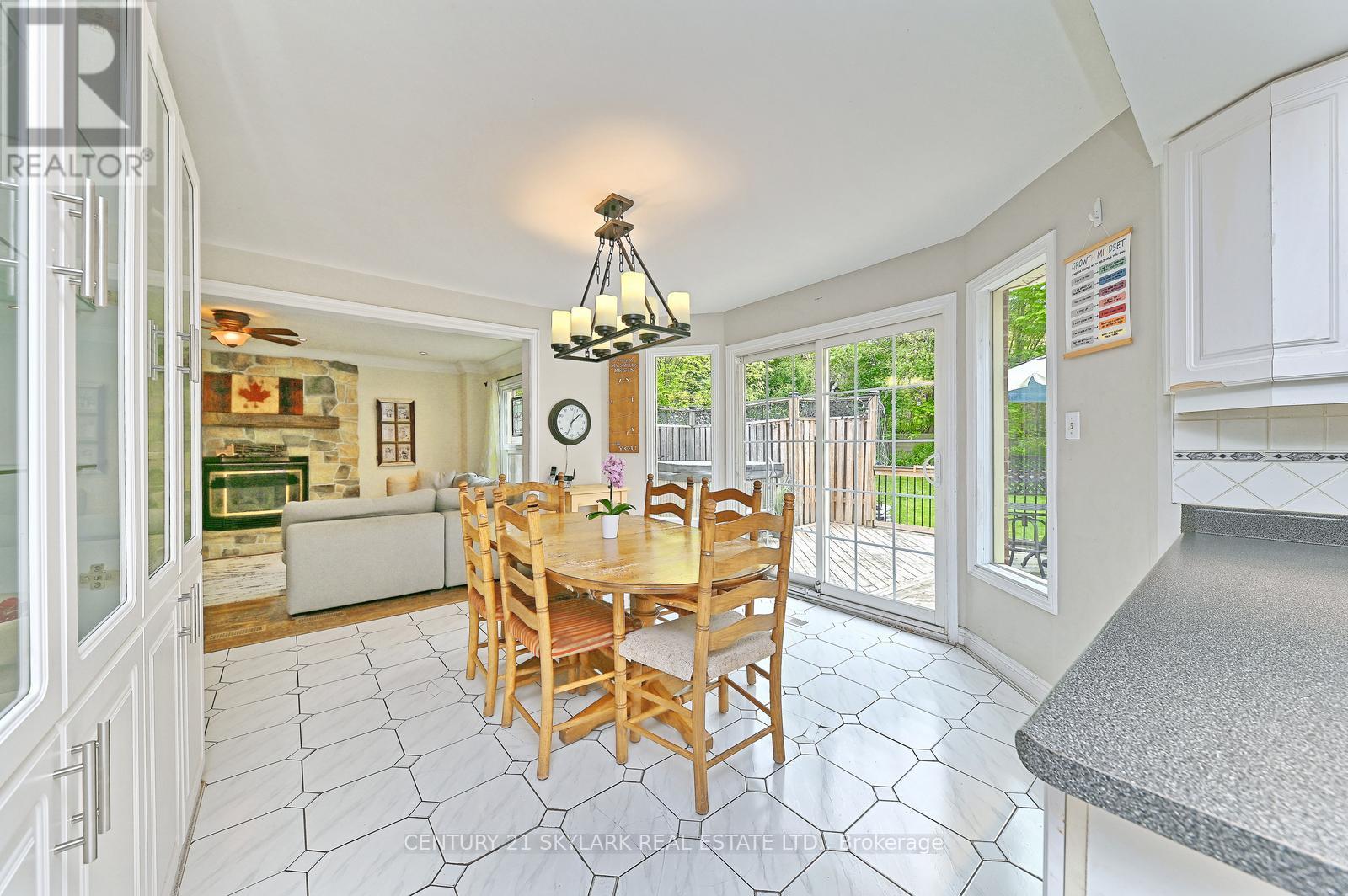 33 Hathaway Court, Caledon, Ontario  L7E 5W2 - Photo 5 - W12196833