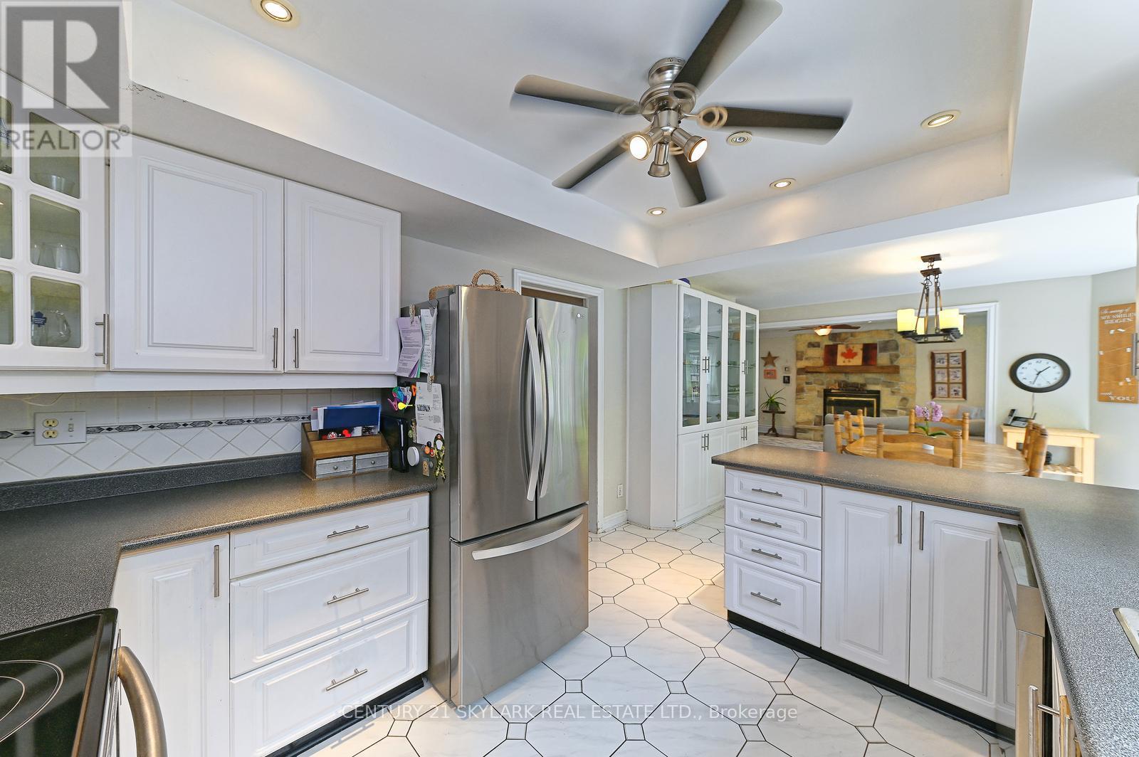 33 Hathaway Court, Caledon, Ontario  L7E 5W2 - Photo 6 - W12196833