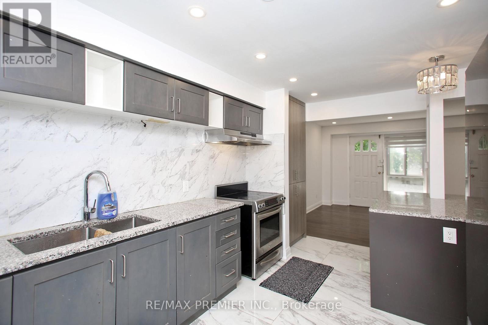 1 - 7 Gosford Boulevard, Toronto, Ontario  M3N 2G7 - Photo 8 - W12196835