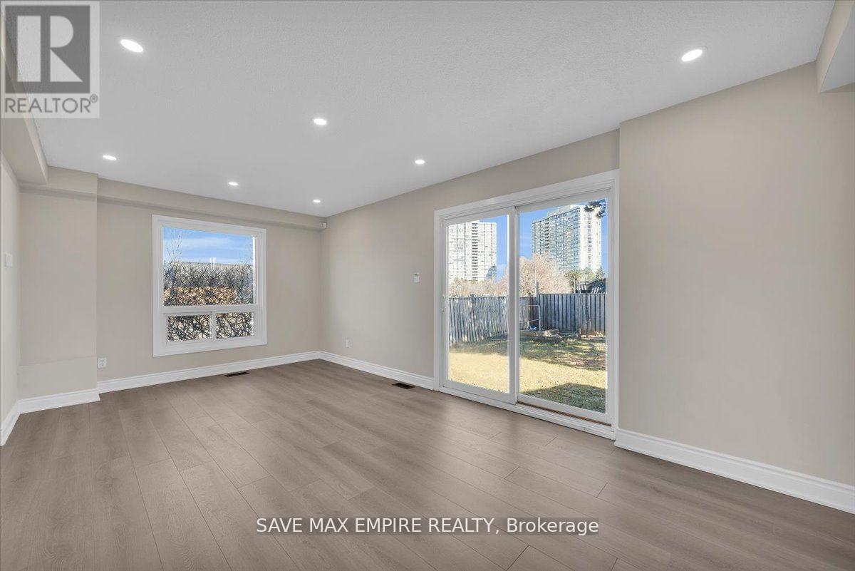 18 Hasting Square, Brampton, Ontario  L6S 2N8 - Photo 13 - W12196837