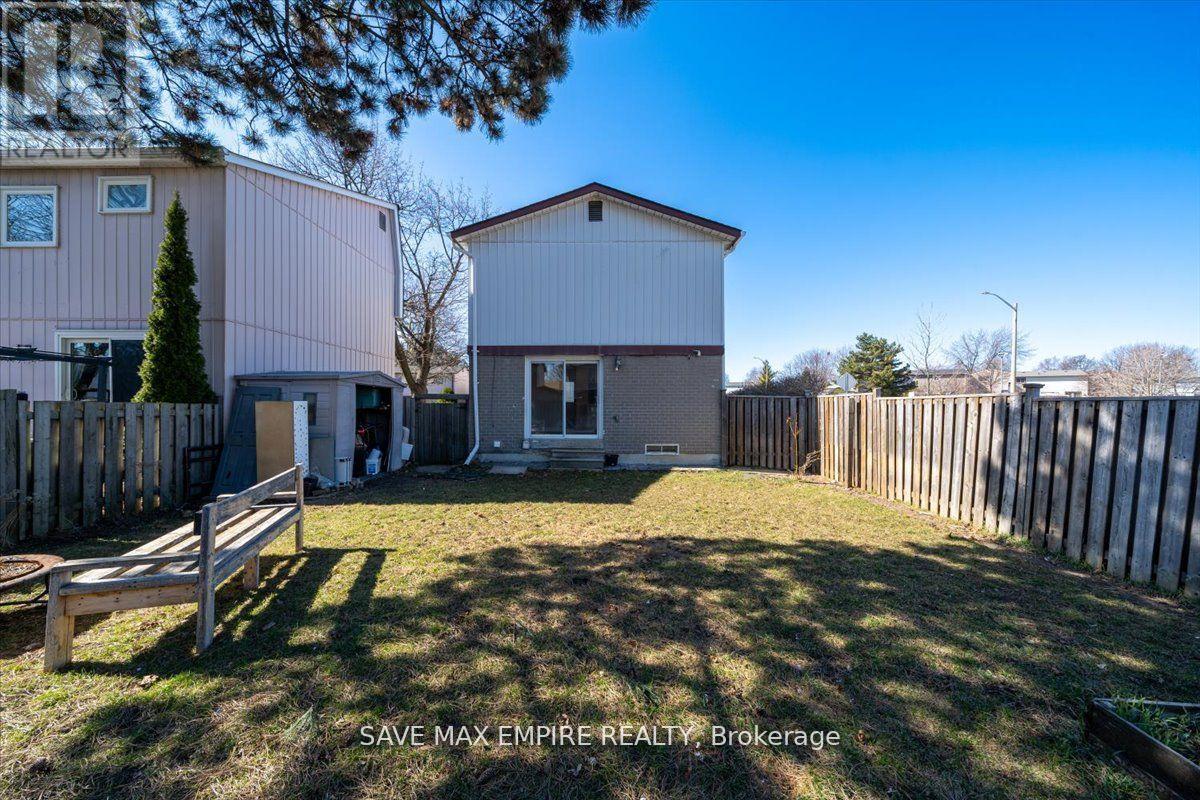 18 Hasting Square, Brampton, Ontario  L6S 2N8 - Photo 33 - W12196837