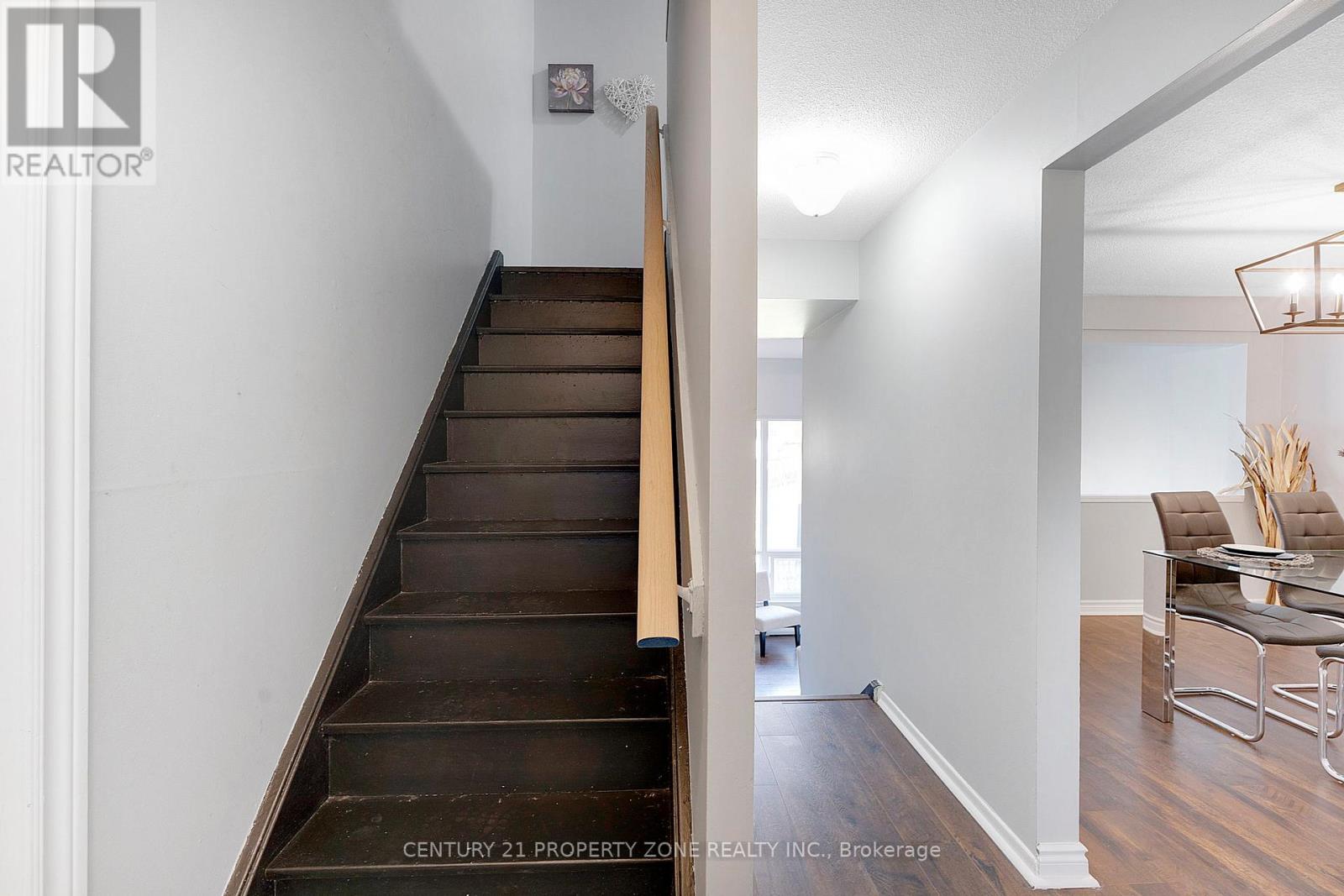55 Darras Court, Brampton, Ontario  L6T 1W7 - Photo 13 - W12196879