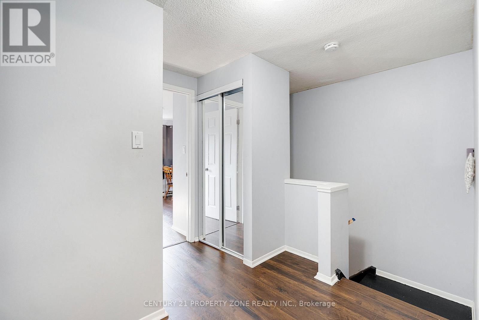 55 Darras Court, Brampton, Ontario  L6T 1W7 - Photo 14 - W12196879