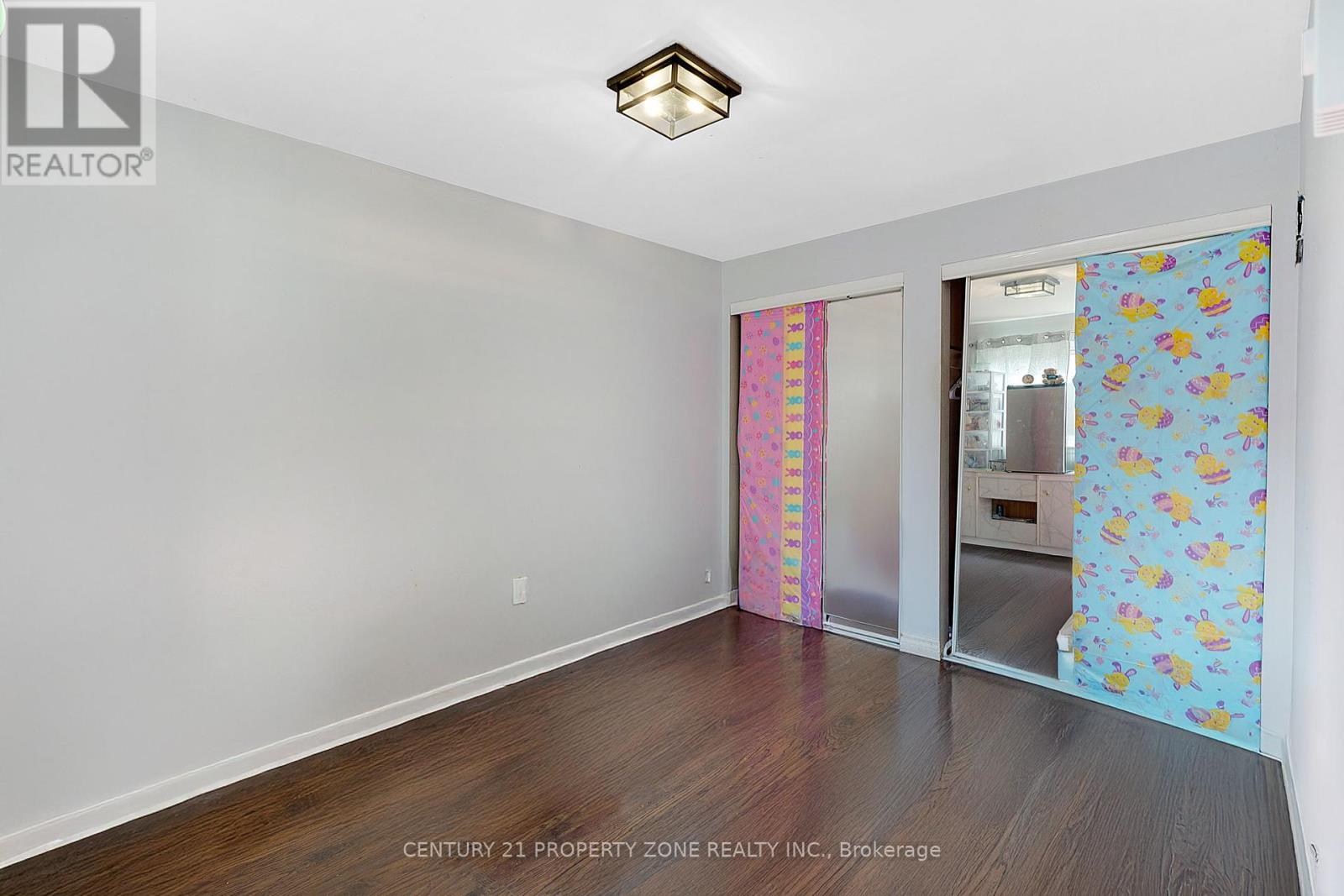 55 Darras Court, Brampton, Ontario  L6T 1W7 - Photo 15 - W12196879