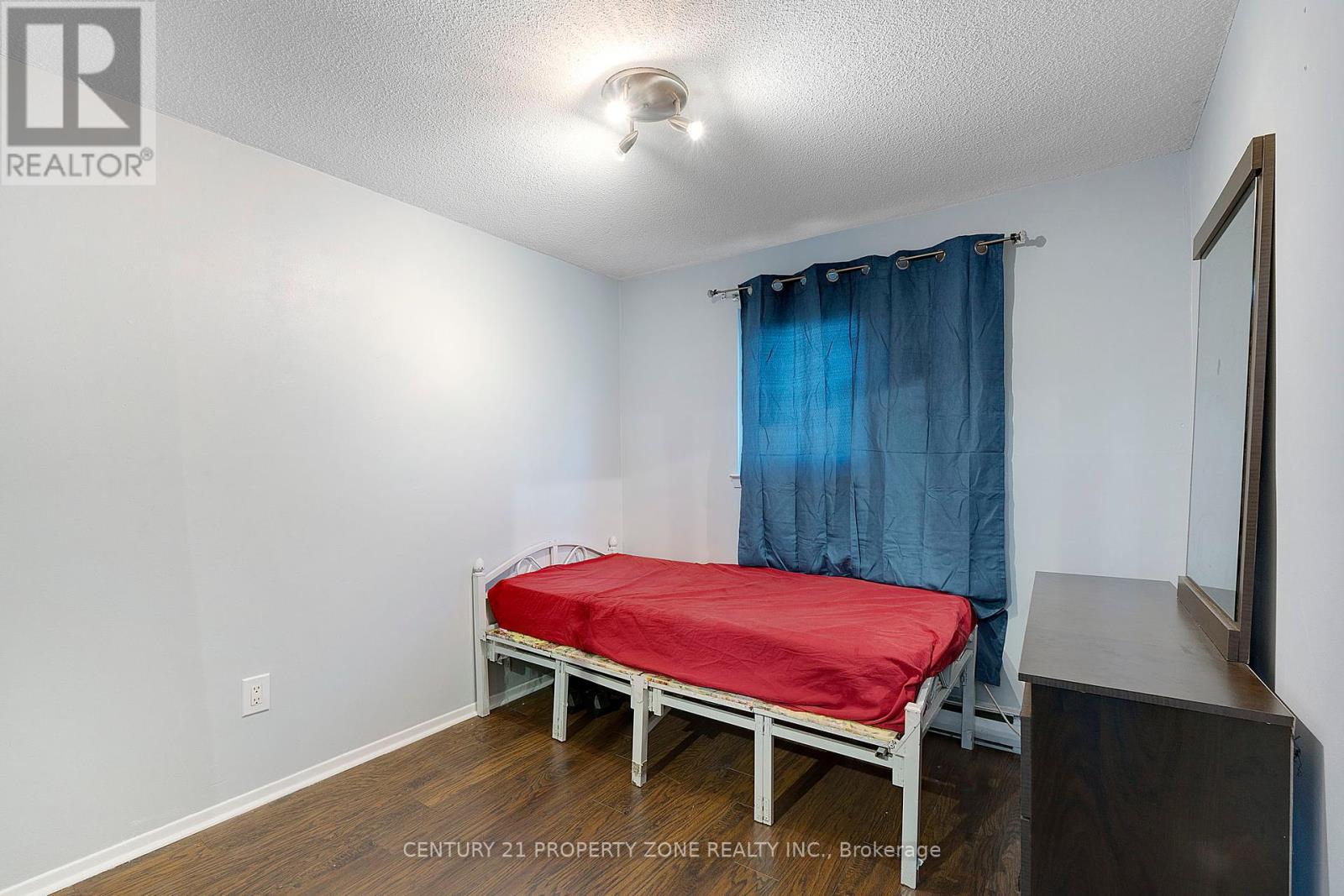 55 Darras Court, Brampton, Ontario  L6T 1W7 - Photo 16 - W12196879