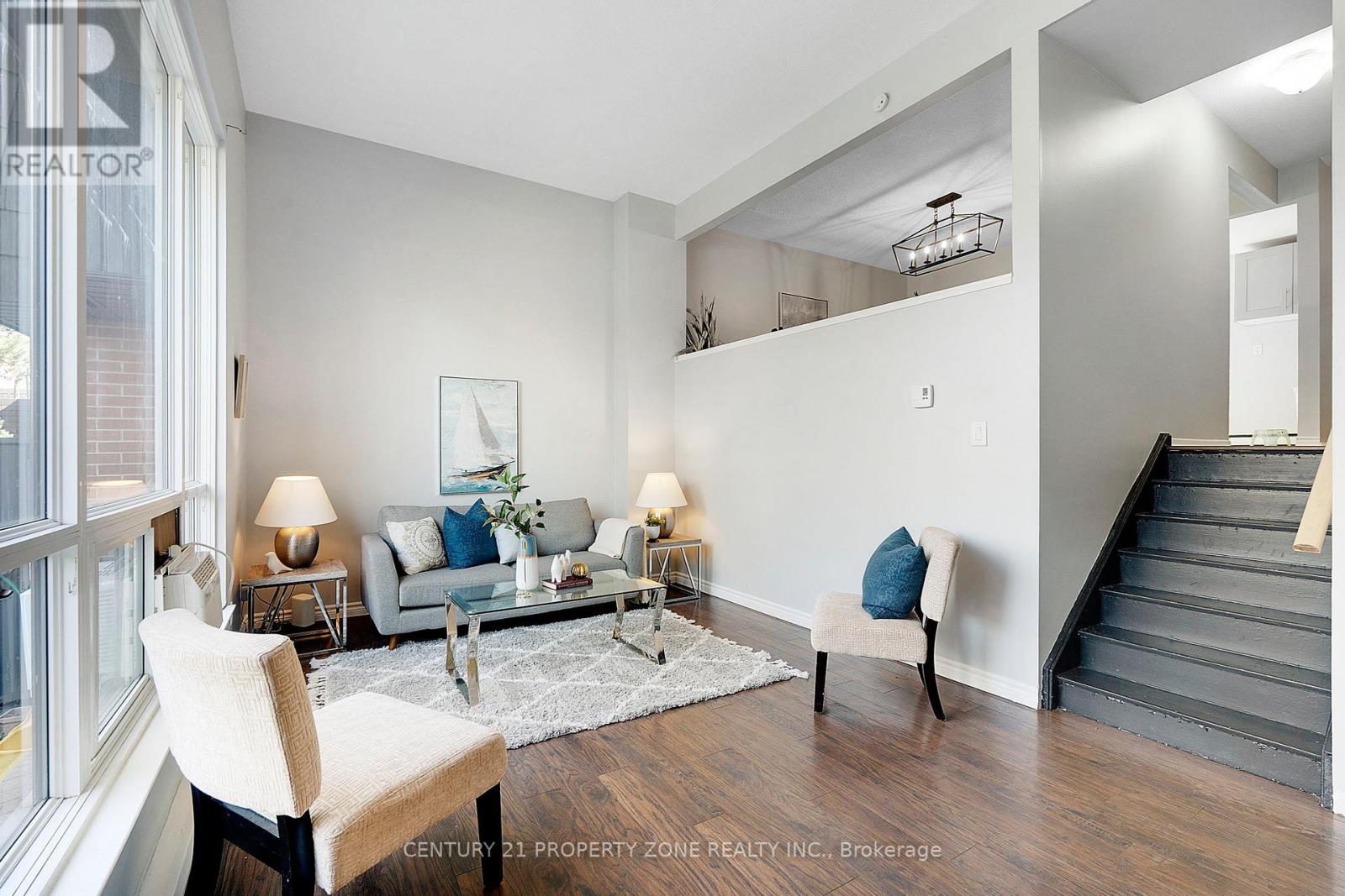 55 Darras Court, Brampton, Ontario  L6T 1W7 - Photo 4 - W12196879