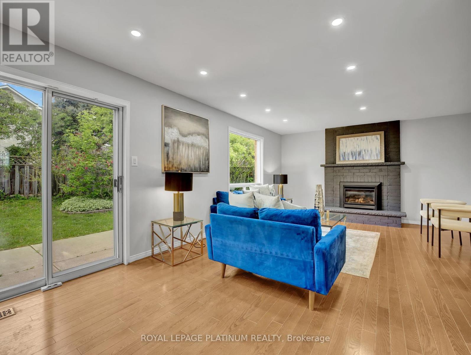 Property at 7 SINCLAIR COURT image 3