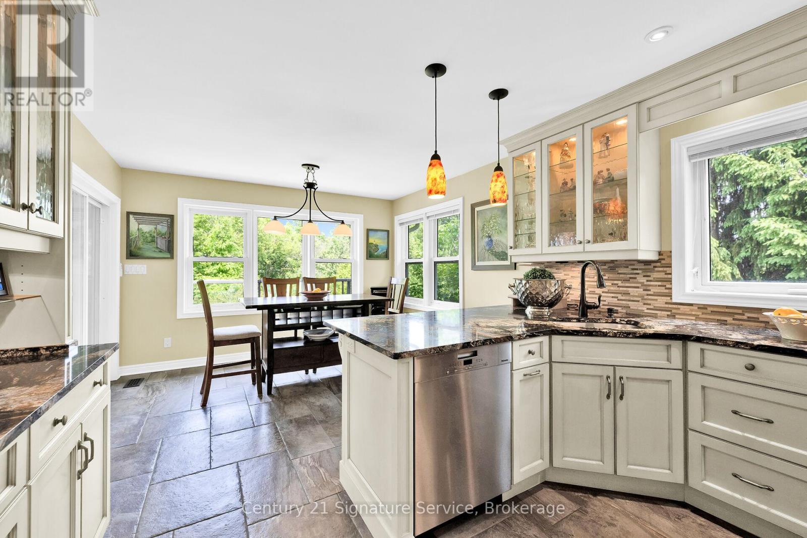 1828 York Road, Niagara-On-The-Lake (Queenston), Ontario  L0S 1J0 - Photo 8 - X12196908