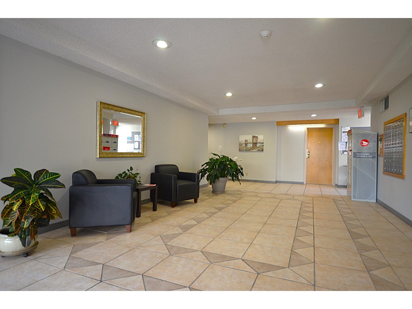 Property at 105 15313 19 AVENUE image 4