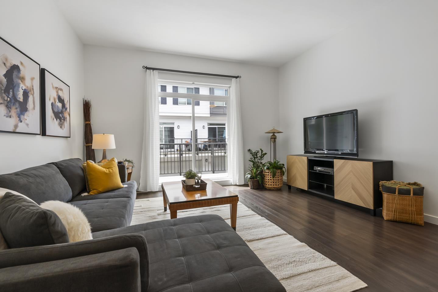 98 8130 136a Street, Surrey, British Columbia  V3W 1H9 - Photo 4 - R3011404
