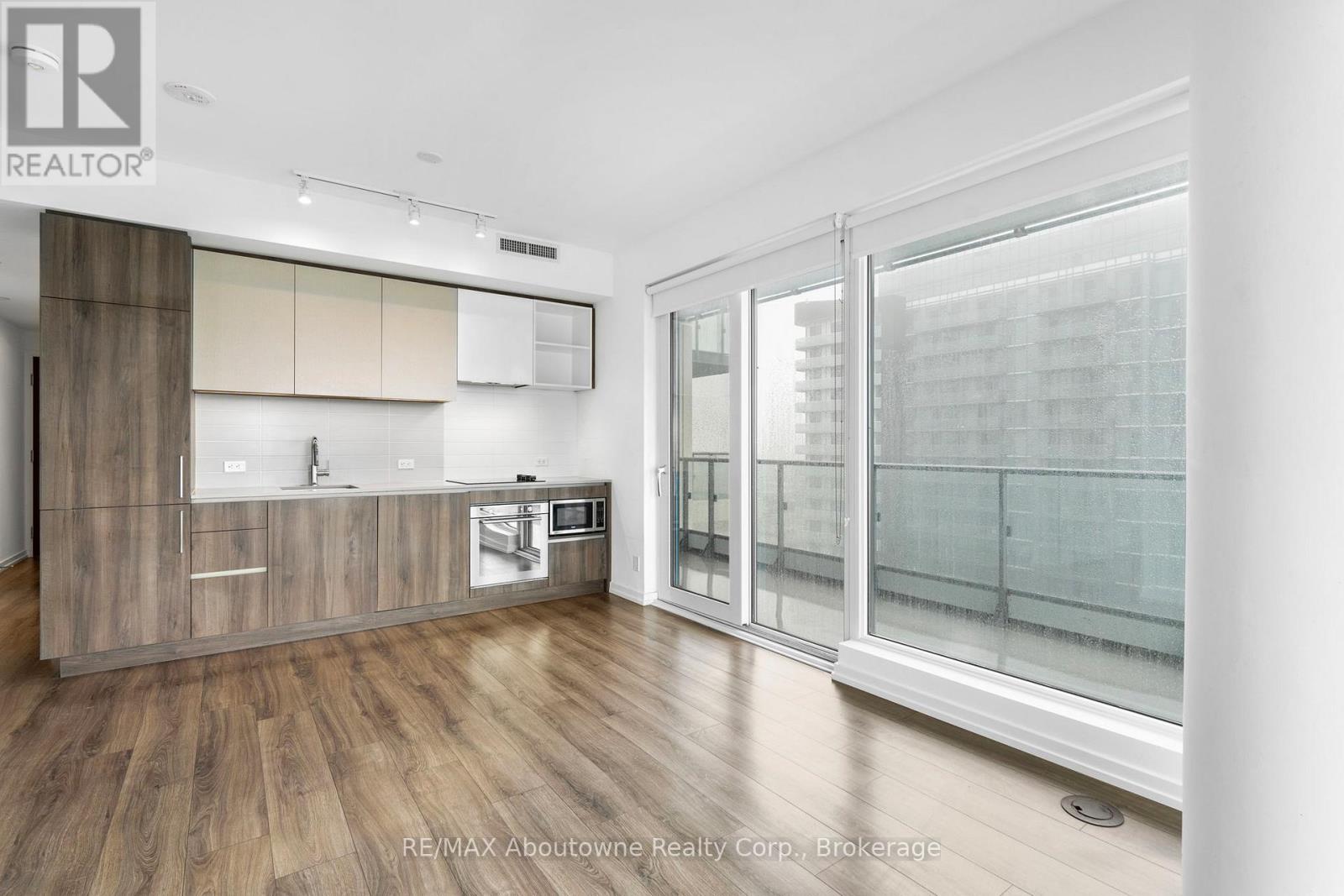 3312 - 7890 Jane Street, Vaughan, Ontario  L4K 0K9 - Photo 9 - N12196930