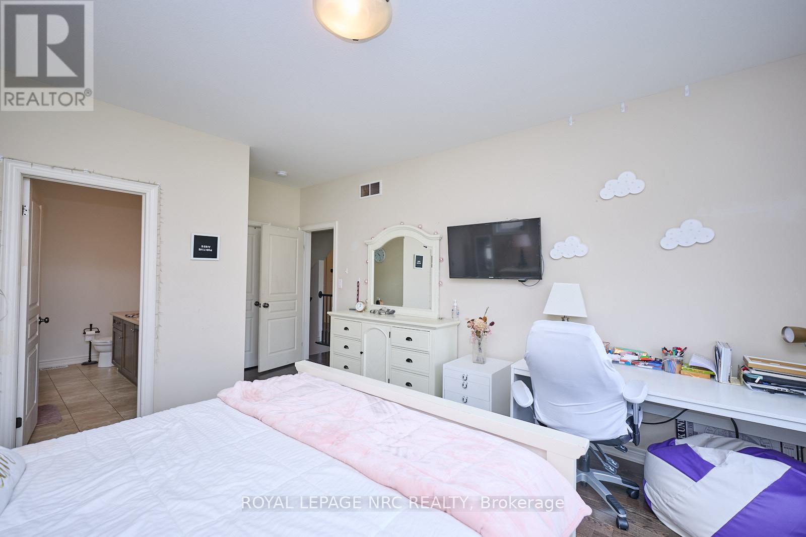 143 Tuliptree Road, Thorold, Ontario  L2V 0A5 - Photo 18 - X12196924