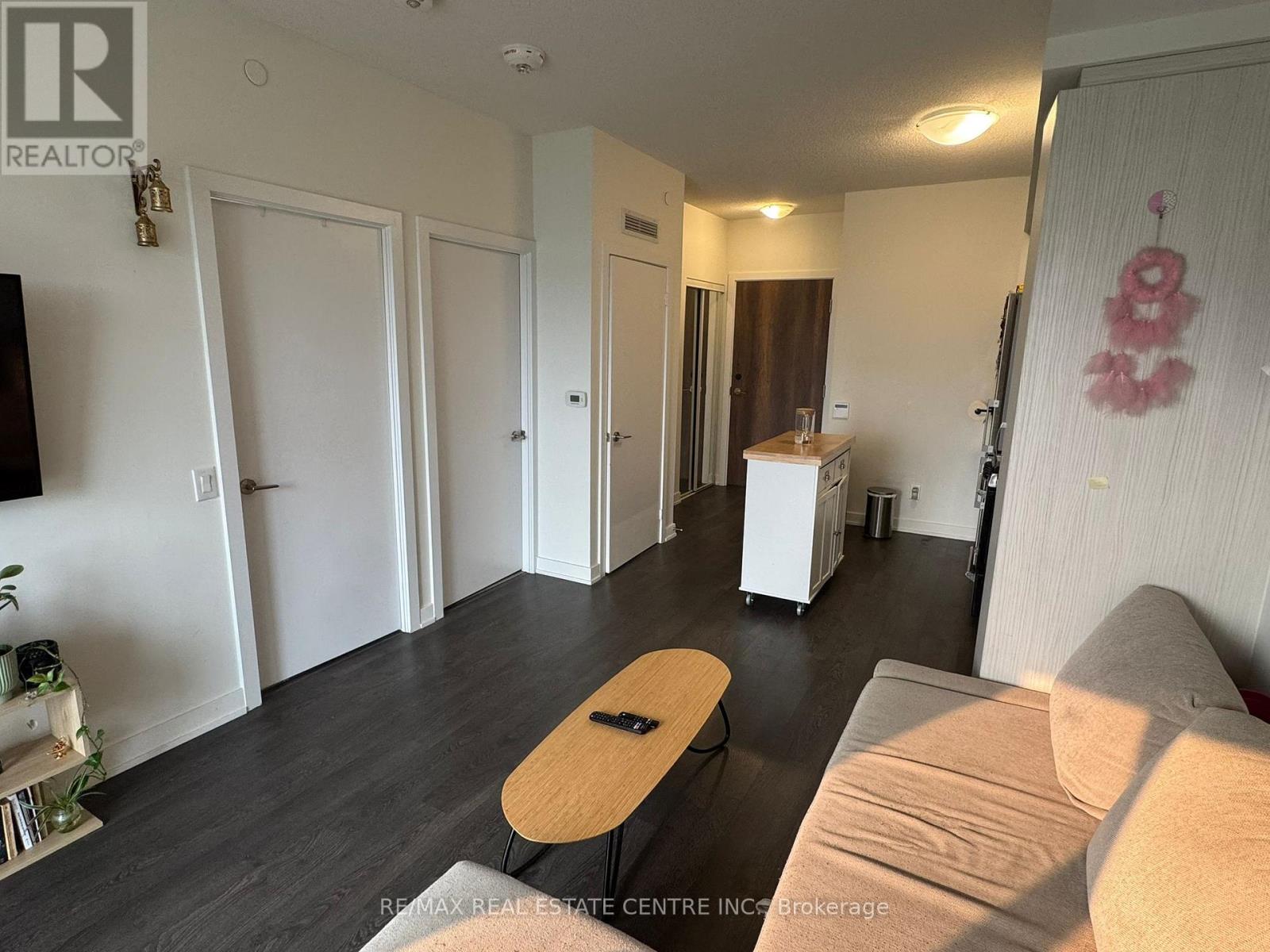 720 - 251 Manitoba Street, Toronto, Ontario  M8Y 0C7 - Photo 3 - W12196846