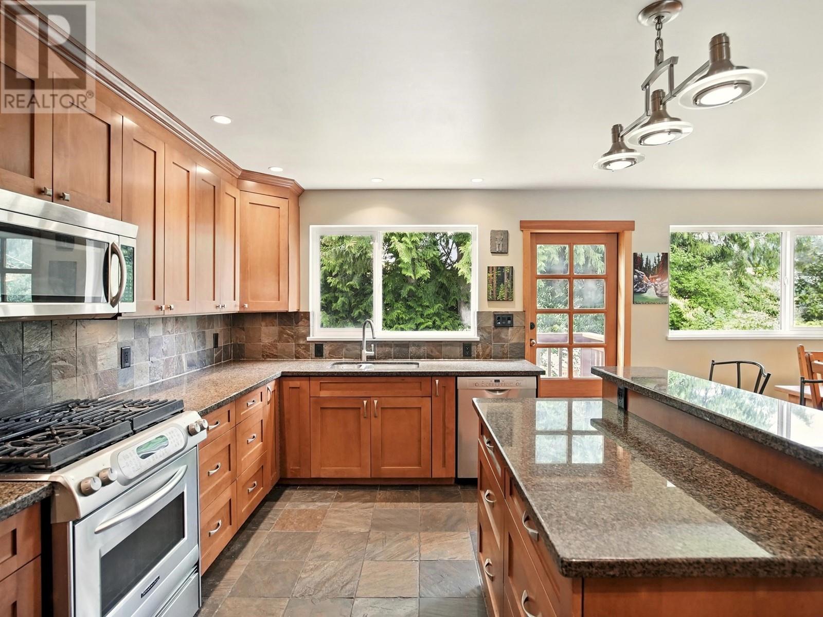 2645 Poplynn Drive, North Vancouver, British Columbia  V7J 2Y1 - Photo 13 - R3011566