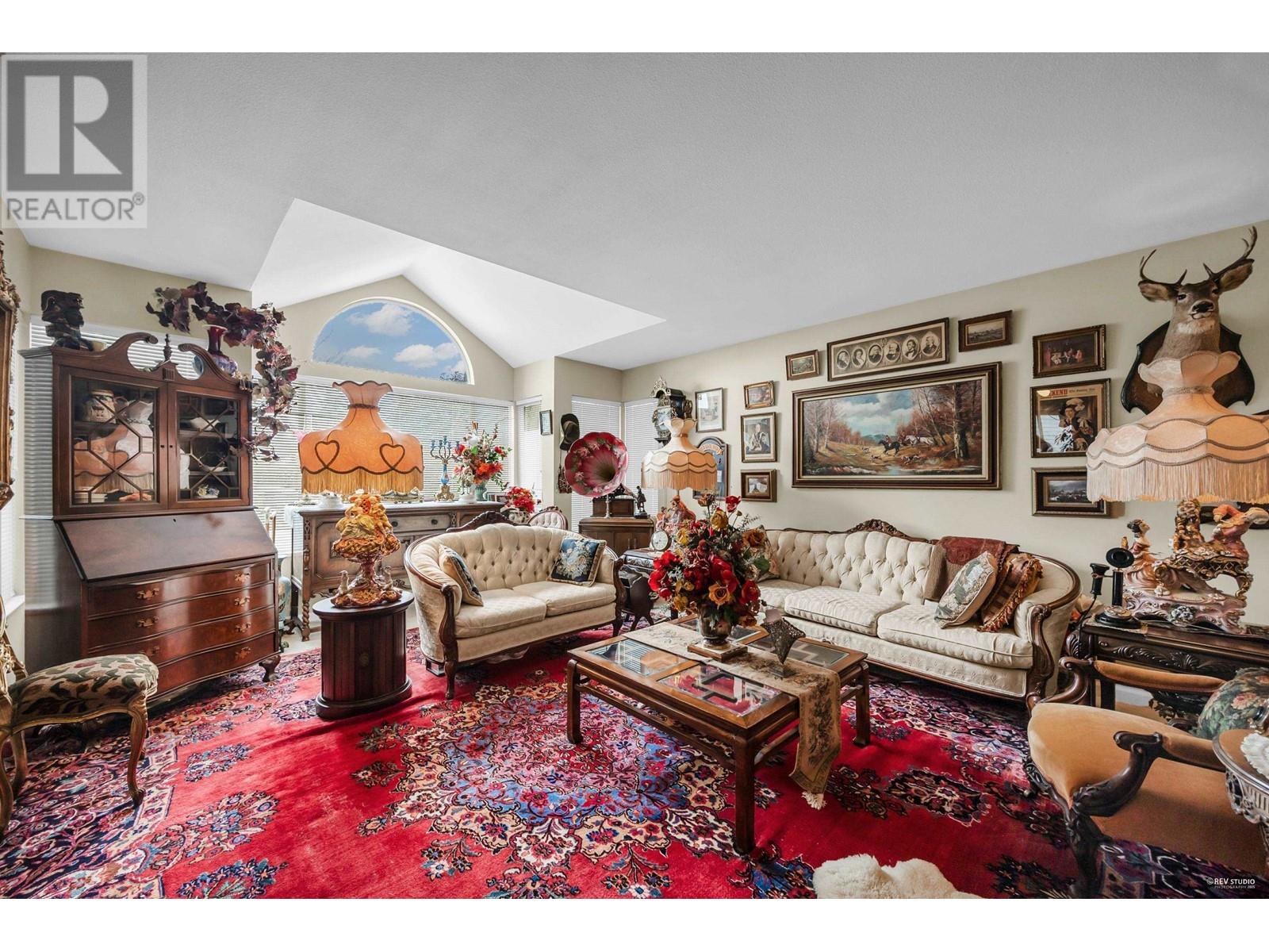 Property at 6683 LONDON COURT image 1