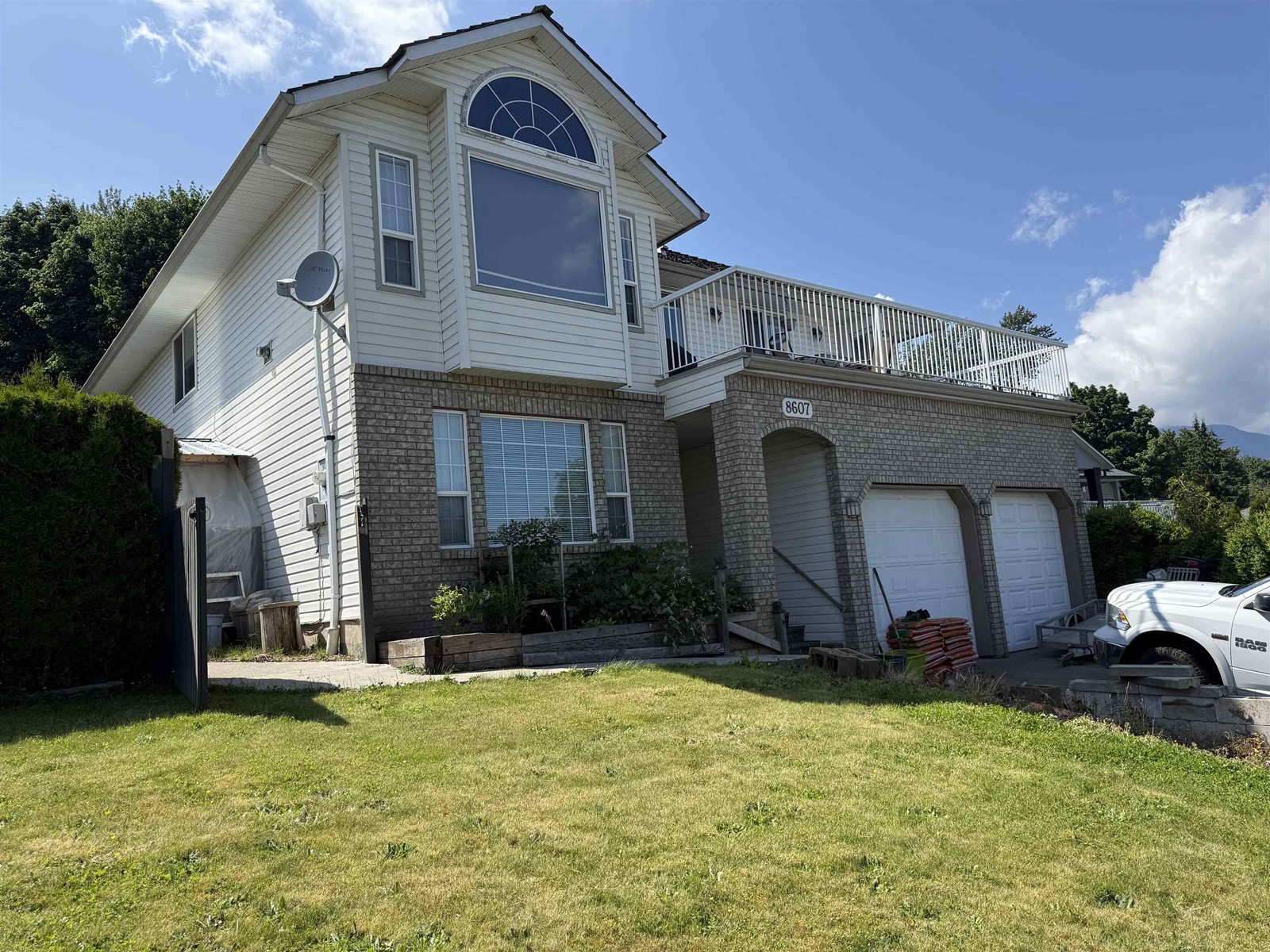 Property at 8607 SUNRISE DRIVE image 3