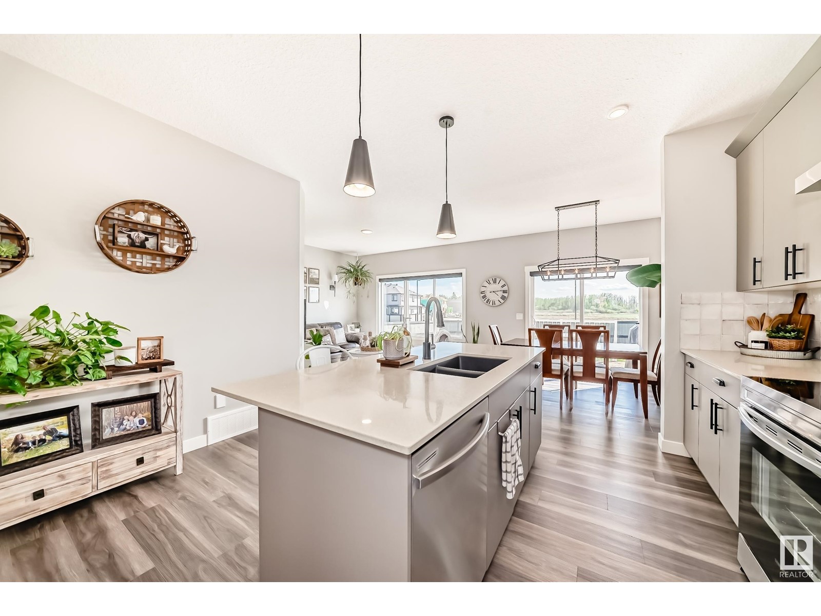 Property at 1900 WESTERRA LN image 2