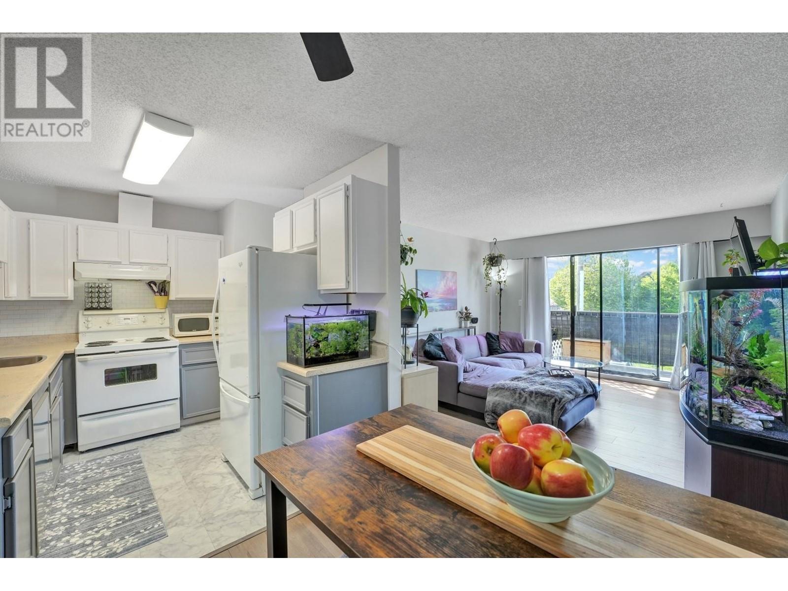 205 2425 SHAUGHNESSY STREET, Port Coquitlam, British Columbia