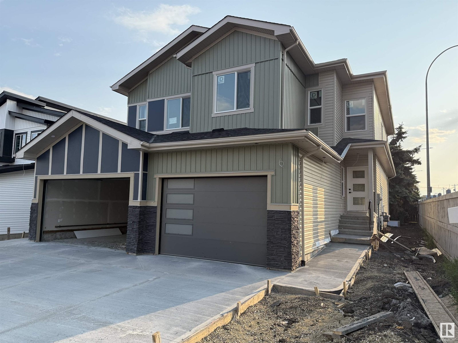 4912 46 St, Beaumont, Alberta  T6X 1H9 - Photo 1 - E4427805