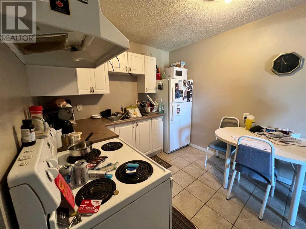 206, 114 Mount Pleasant Drive, Camrose, Alberta  T4V 2M7 - Photo 4 - A2214296
