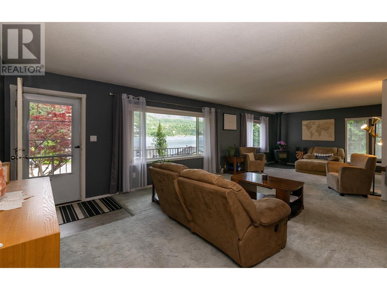 402 Coach Road, Sicamous, British Columbia  V0E 2V2 - Photo 15 - 10350721