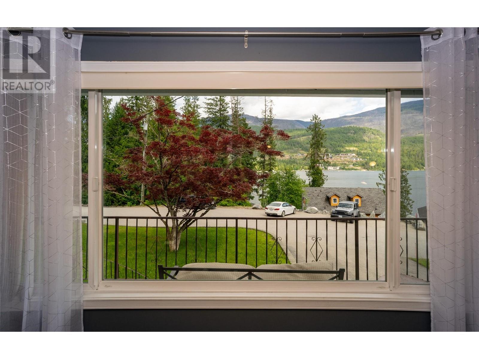 402 Coach Road, Sicamous, British Columbia  V0E 2V2 - Photo 19 - 10350721