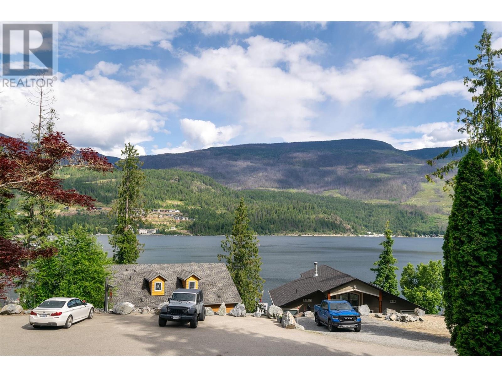 402 Coach Road, Sicamous, British Columbia  V0E 2V2 - Photo 2 - 10350721