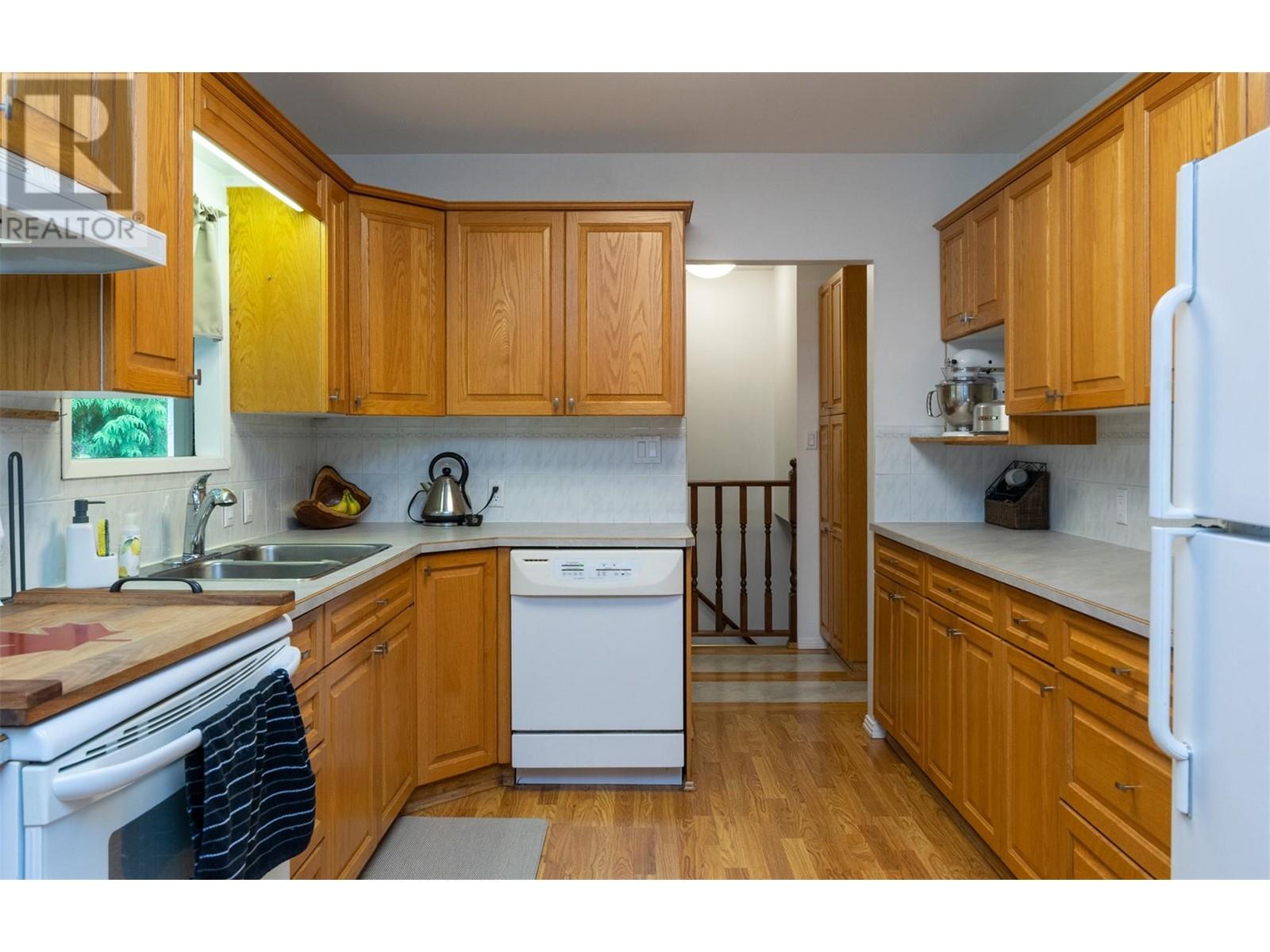 402 Coach Road, Sicamous, British Columbia  V0E 2V2 - Photo 22 - 10350721