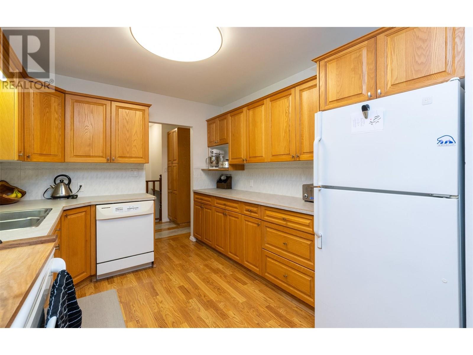402 Coach Road, Sicamous, British Columbia  V0E 2V2 - Photo 24 - 10350721