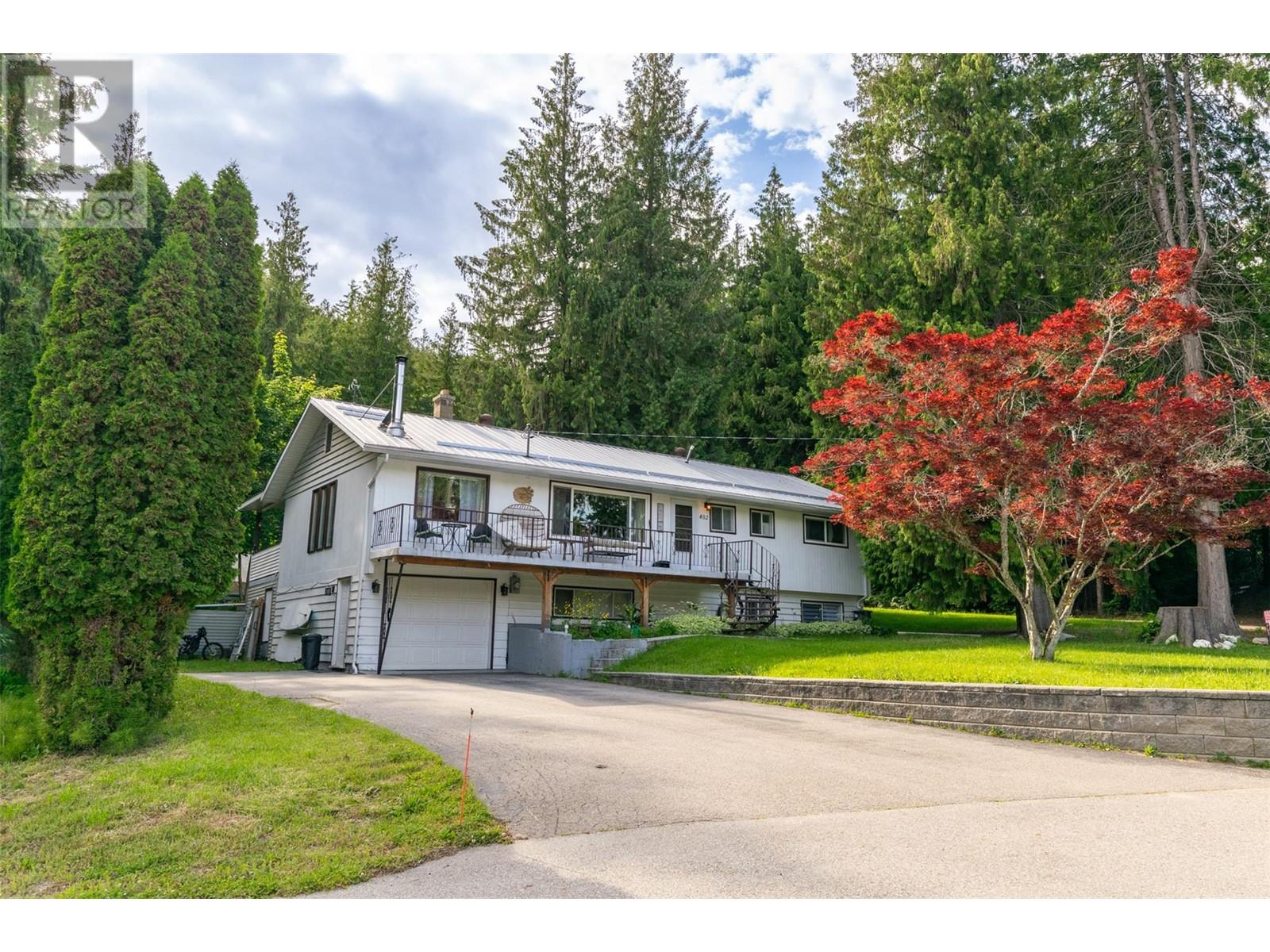 402 Coach Road, Sicamous, British Columbia  V0E 2V2 - Photo 3 - 10350721
