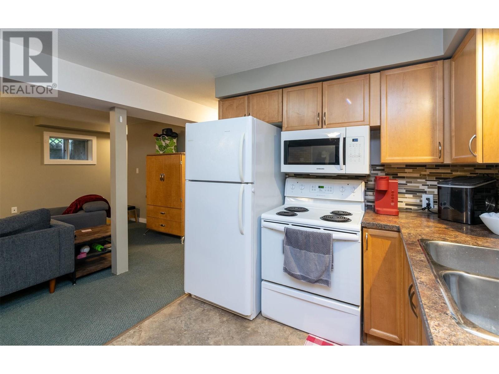 402 Coach Road, Sicamous, British Columbia  V0E 2V2 - Photo 39 - 10350721