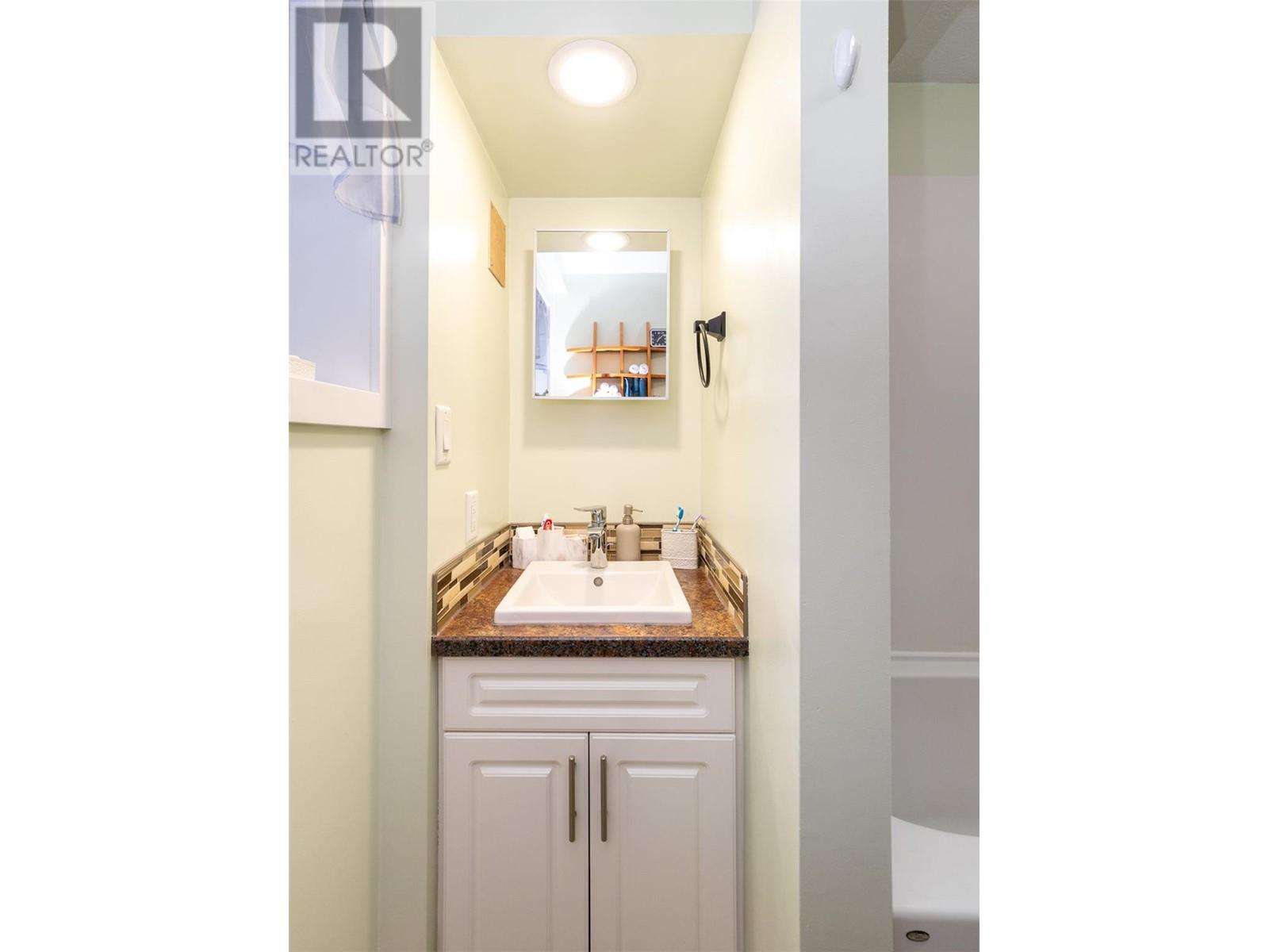 402 Coach Road, Sicamous, British Columbia  V0E 2V2 - Photo 42 - 10350721
