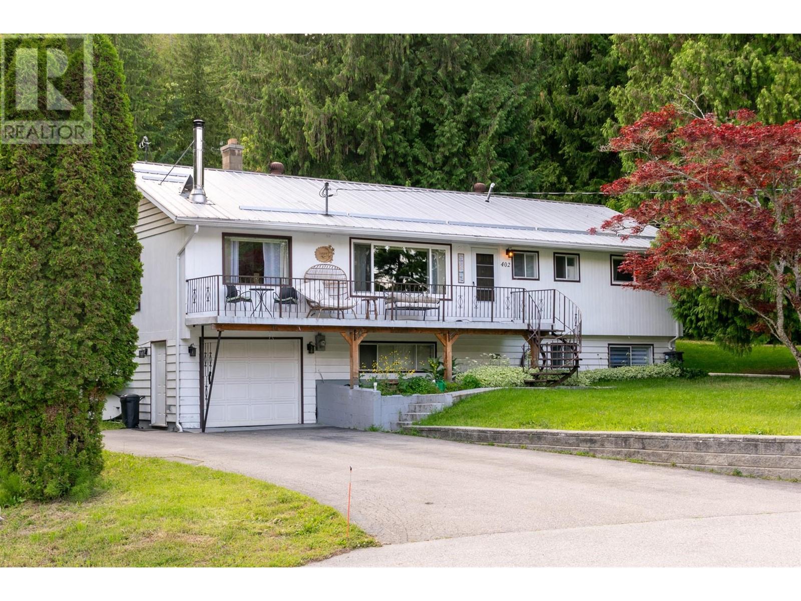 402 Coach Road, Sicamous, British Columbia  V0E 2V2 - Photo 5 - 10350721