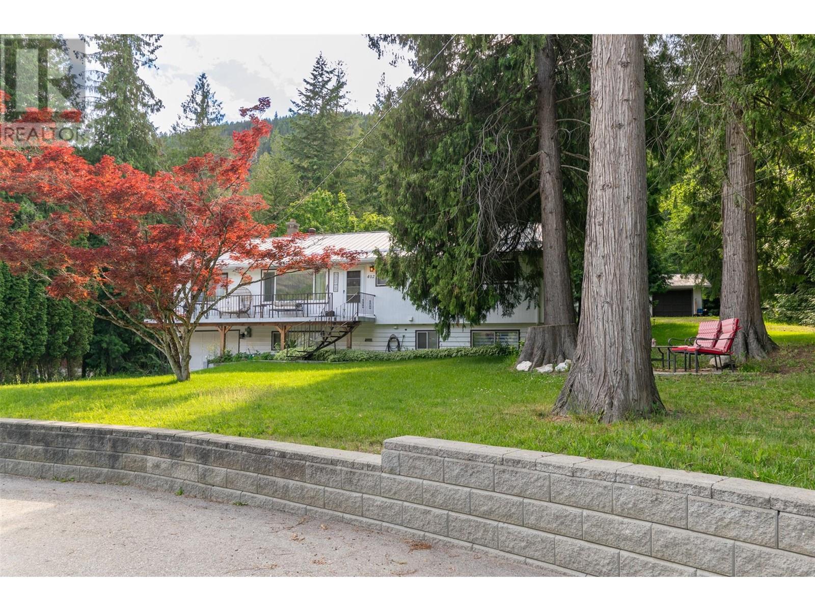 402 Coach Road, Sicamous, British Columbia  V0E 2V2 - Photo 6 - 10350721