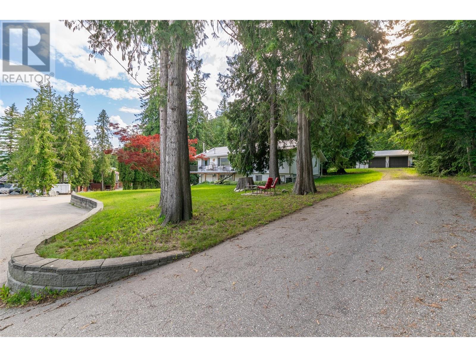 402 Coach Road, Sicamous, British Columbia  V0E 2V2 - Photo 7 - 10350721