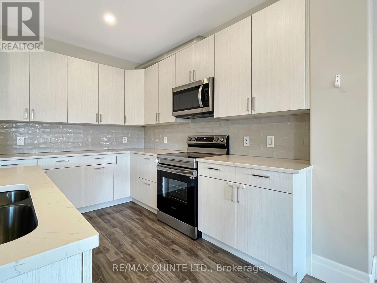 20 Allen Street, Prince Edward County, Ontario  K0K 2T0 - Photo 12 - X12196976