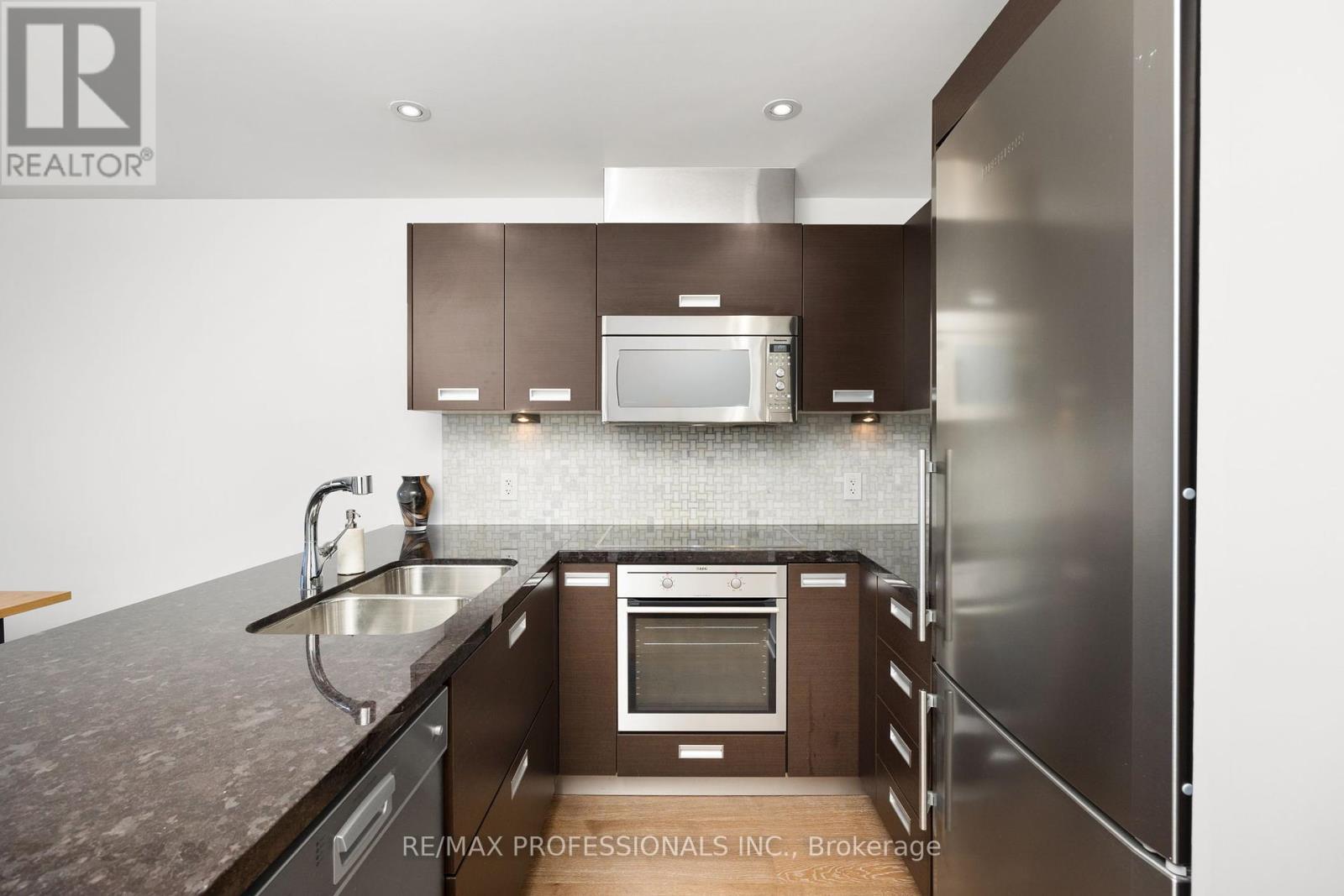 2815 - 90 Park Lawn Road, Toronto, Ontario  M8Y 0B6 - Photo 8 - W12196919