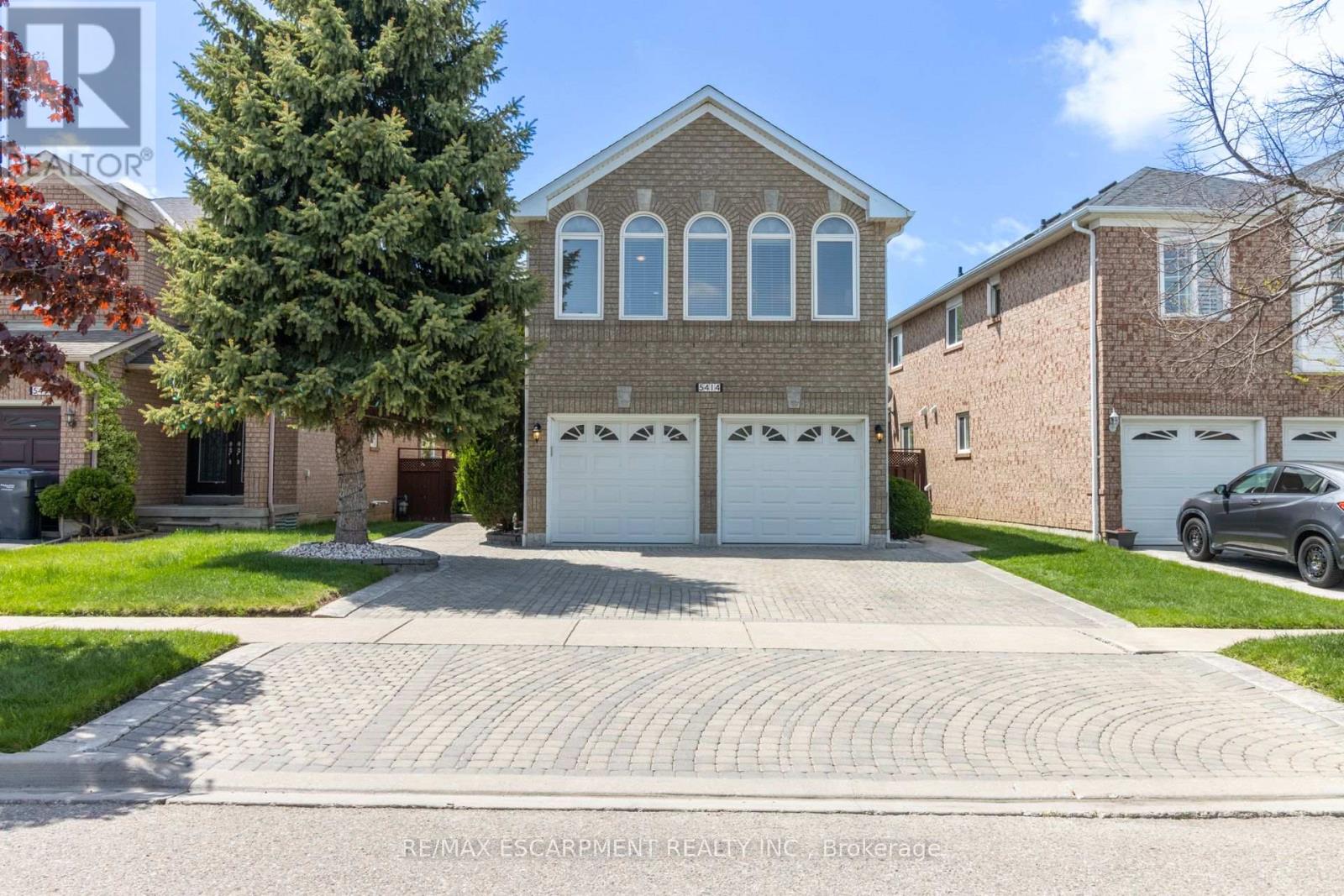 5414 Kinglet Avenue, Mississauga, Ontario  L5V 2C8 - Photo 2 - W12196945
