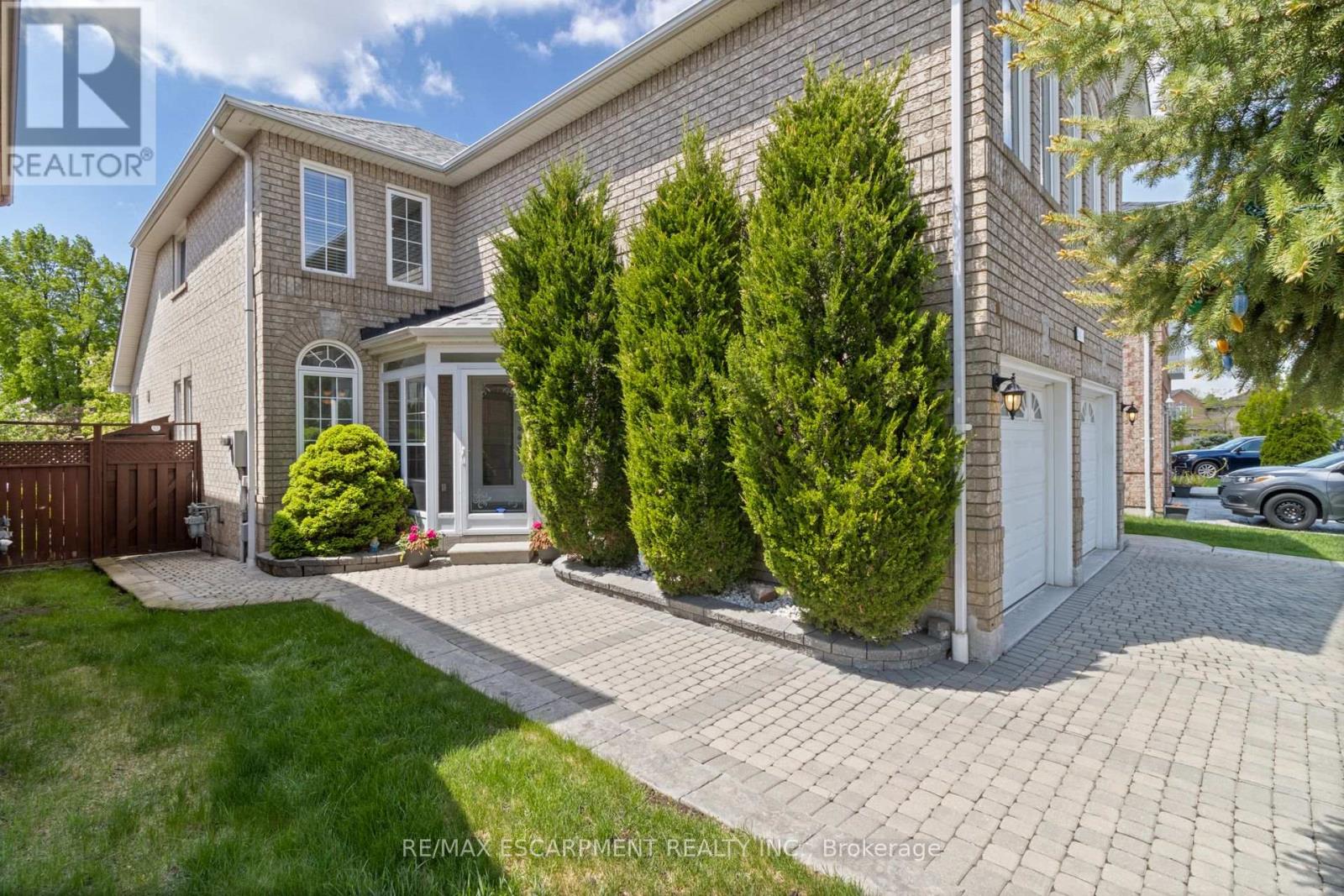 5414 Kinglet Avenue, Mississauga, Ontario  L5V 2C8 - Photo 3 - W12196945