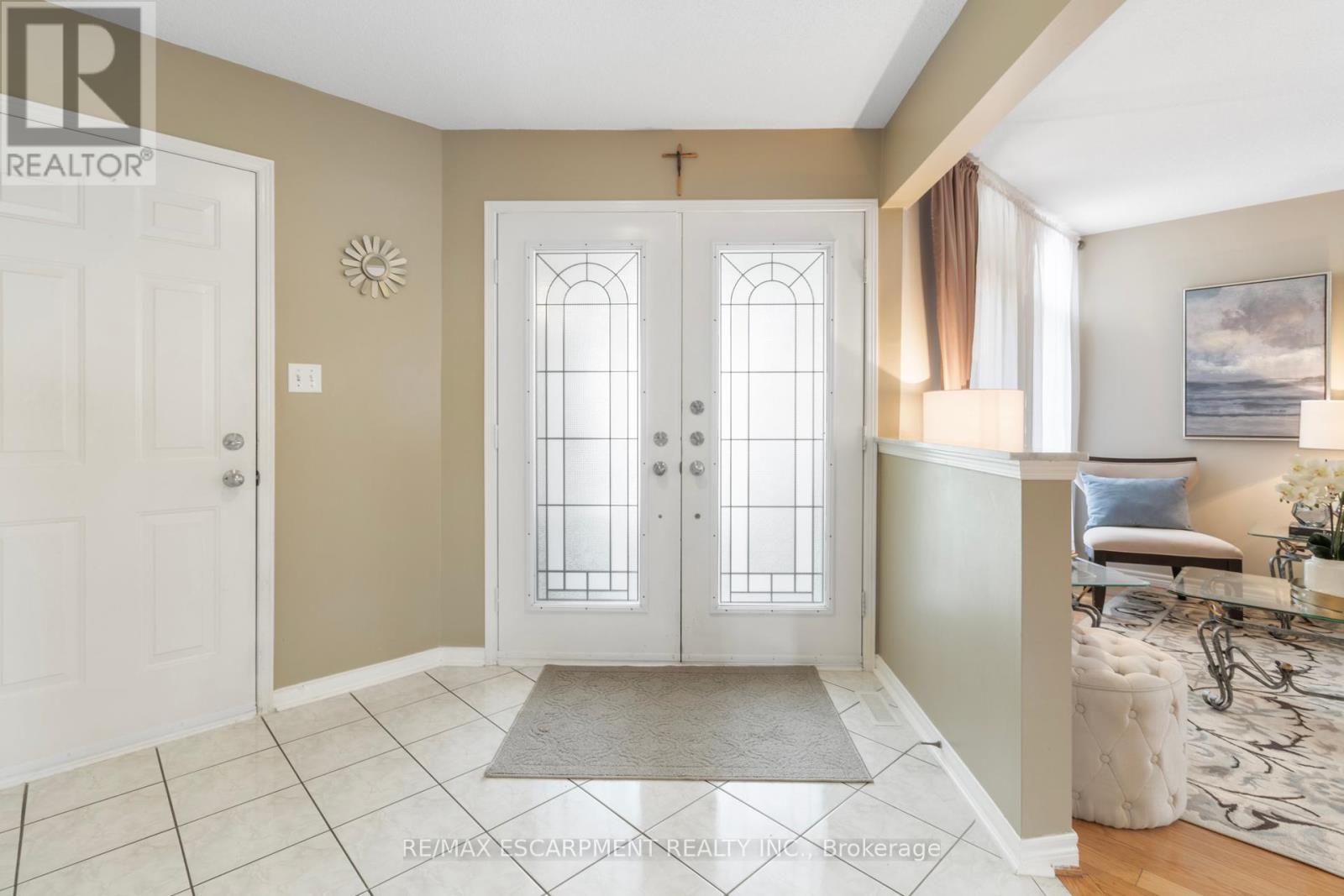 5414 Kinglet Avenue, Mississauga, Ontario  L5V 2C8 - Photo 6 - W12196945